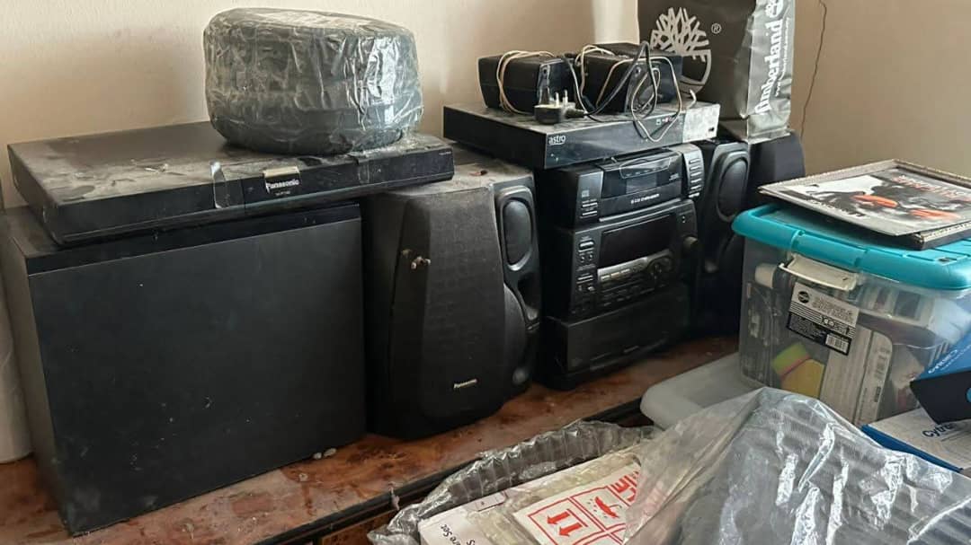 E-waste sorting station